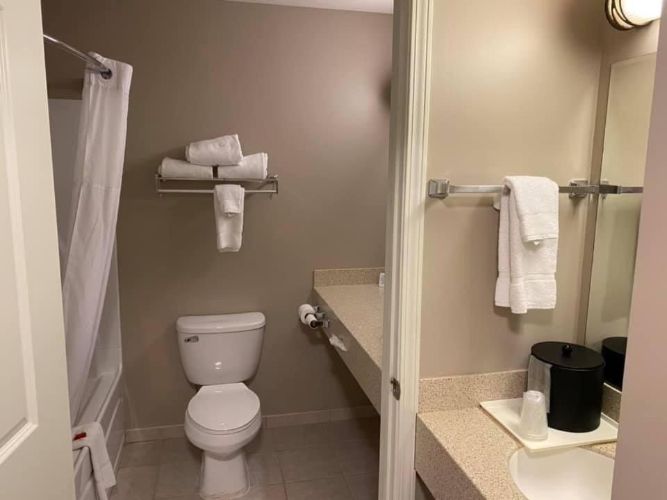 Days By Wyndham Hotel Pentwater